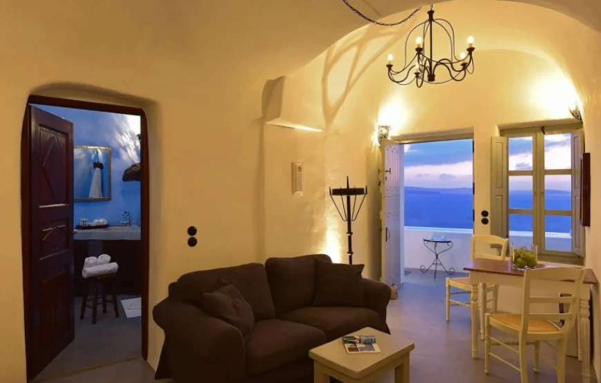 Santorini Caldera Luxury Retreat