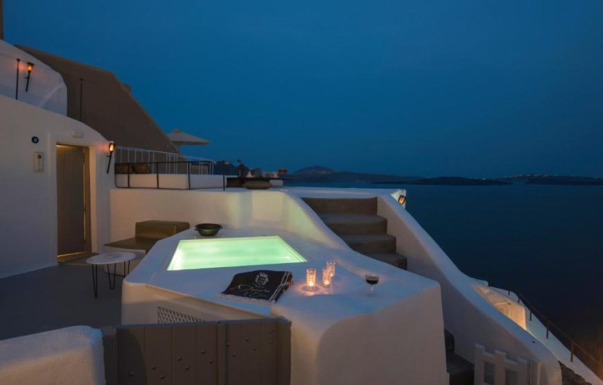 Santorini Caldera Luxury Retreat