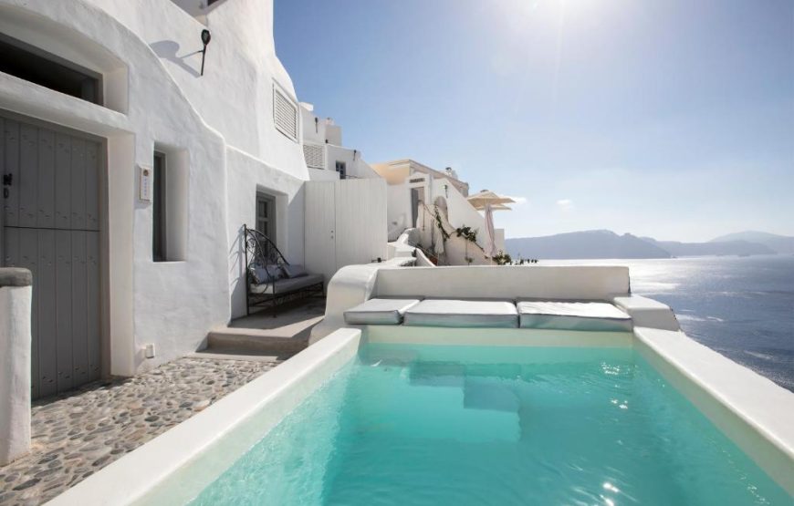 Santorini Caldera Luxury Retreat