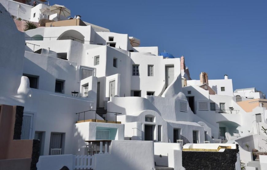 Santorini Caldera Luxury Retreat