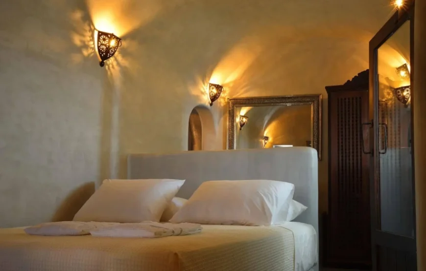 Santorini Caldera Luxury Retreat