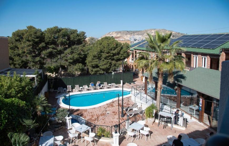 Alicante Sunshine – Coastal Getaway