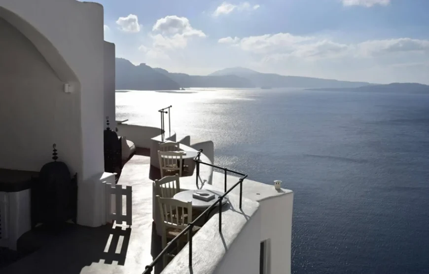Santorini Caldera Luxury Retreat