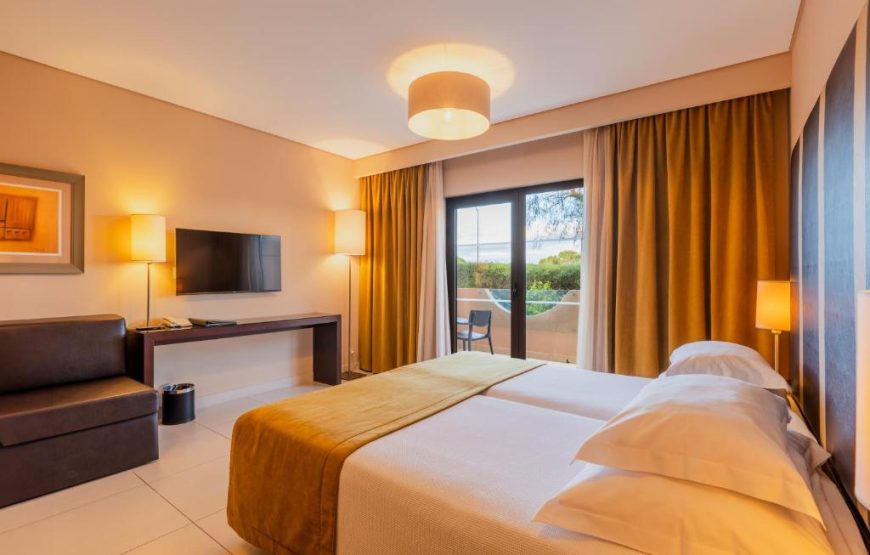 Algarve Coastal Escape