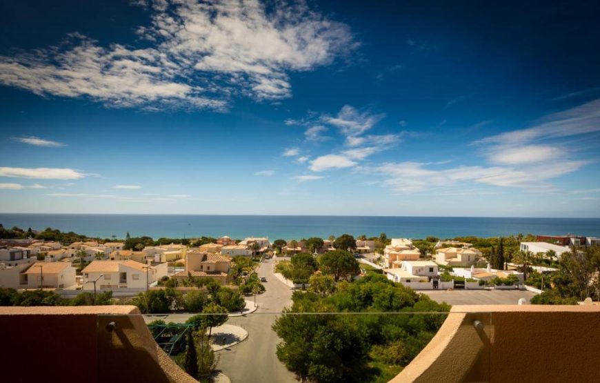 Algarve Coastal Escape