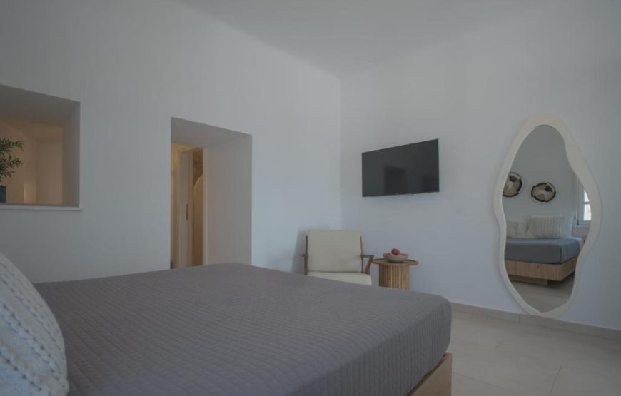 Santorini Fira Romantic Charm