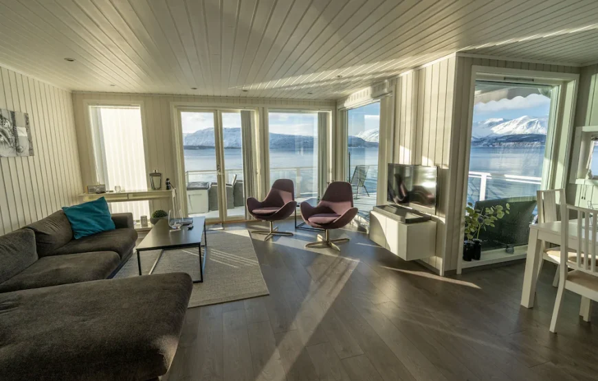 Tromsø Northen Lights Resort Experience